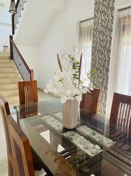 Home In Battaramulla スリ・ジャヤワルダナプラ・コッテ