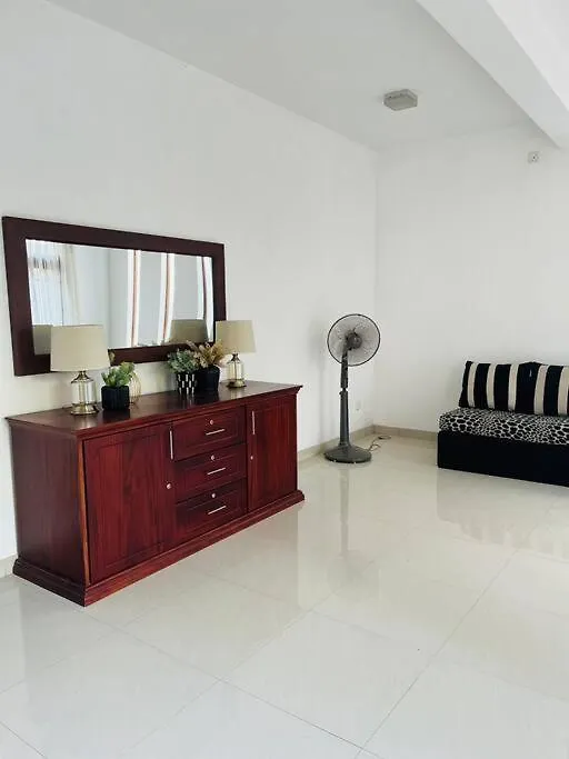 Home In Battaramulla Sri Jayewardenepura Kotte 0*,  Sri Lanka